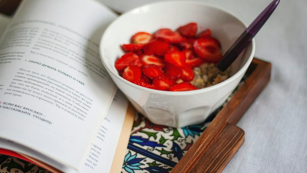 oatmeal with strawberries